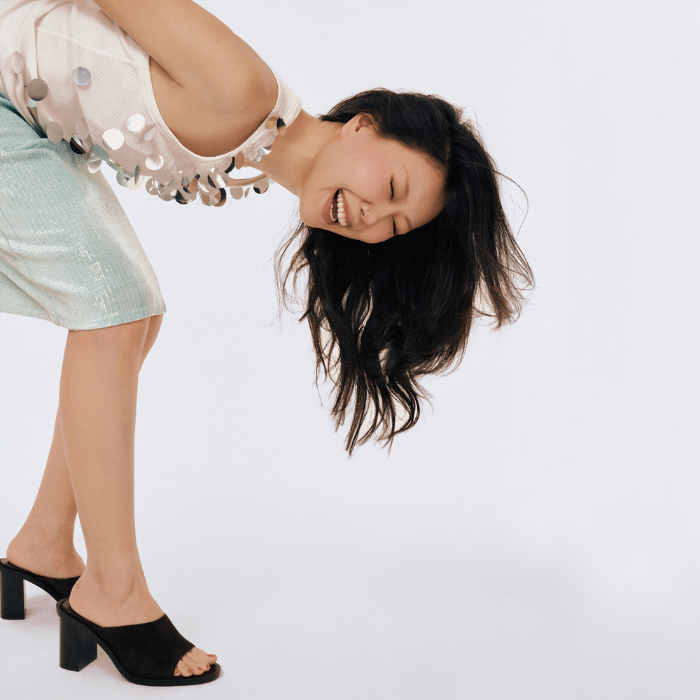 전날 (who is this woman?)